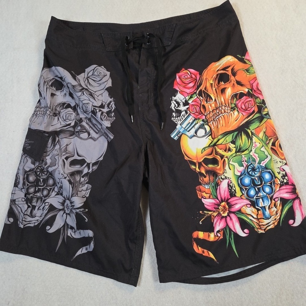 Y2K Hustler hardcore skull guns board shorts Size 38 Surfer Skater